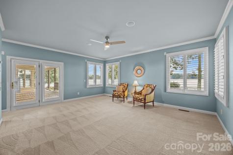 1890 Yacht Club Drive Denver NC 28037