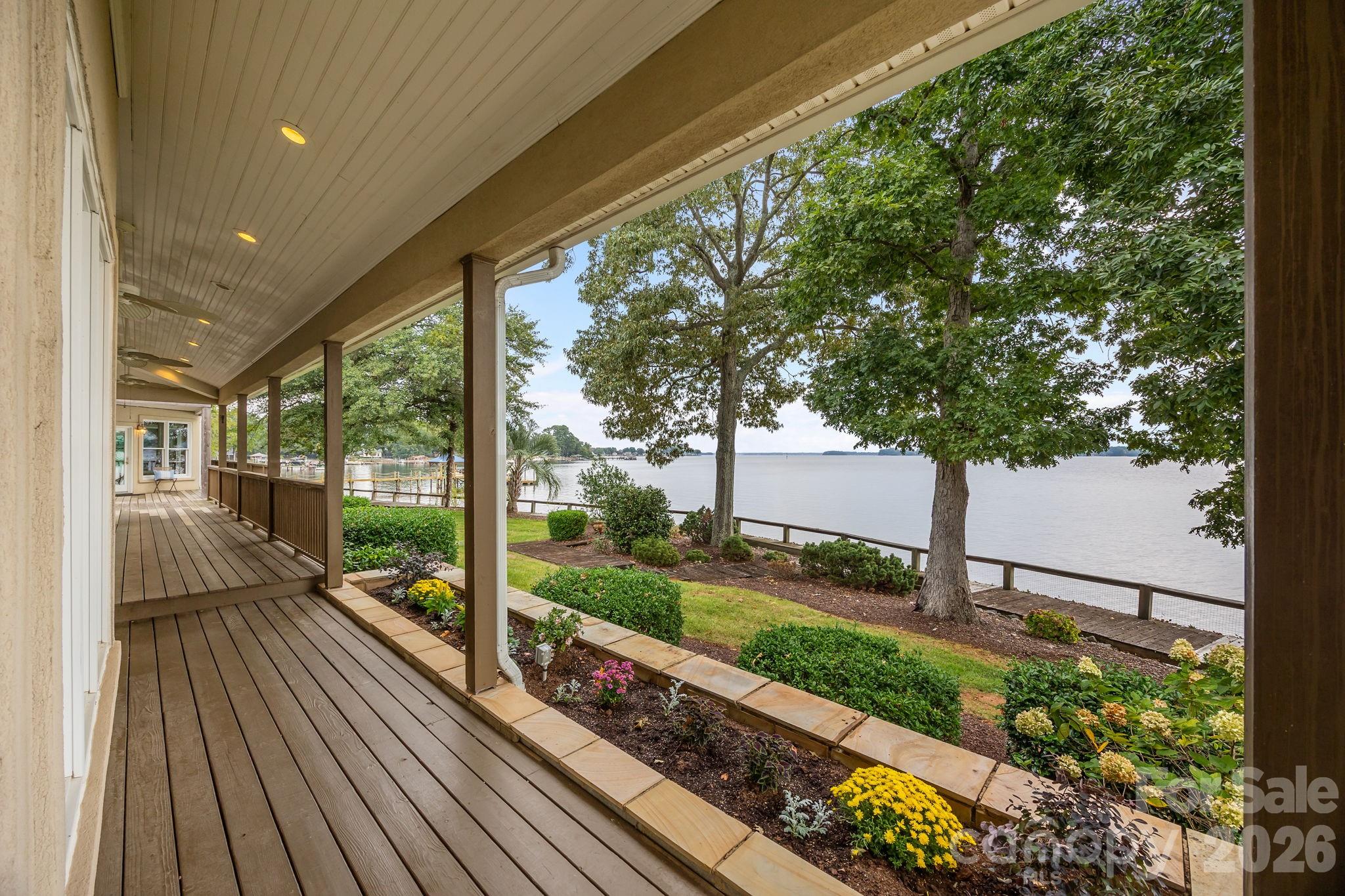 1890 Yacht Club Drive Denver NC 28037