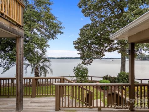 1890 Yacht Club Drive Denver NC 28037