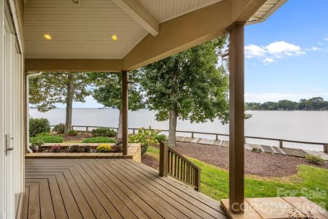 1890 Yacht Club Drive Denver NC 28037