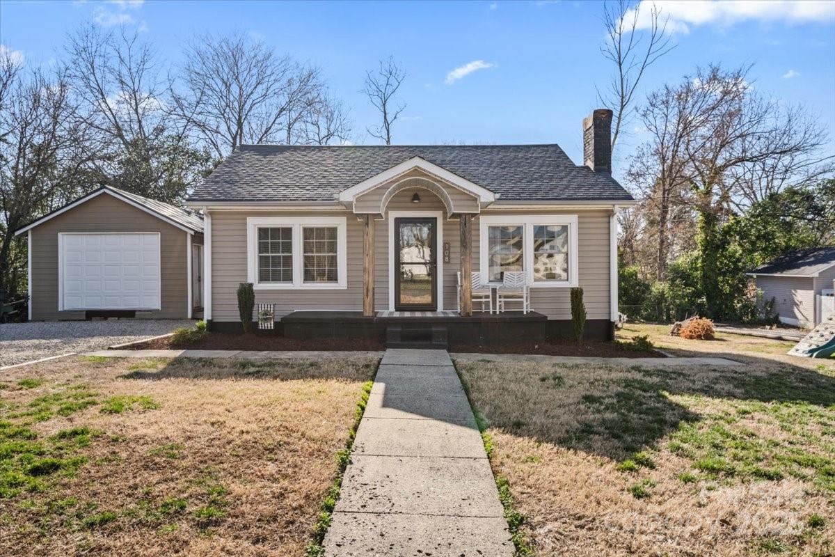108 S Buckoak Street Stanley NC 28164