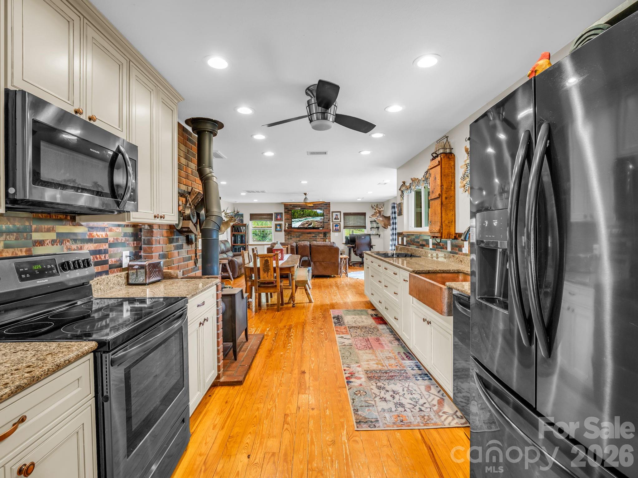 360 Shadow Lane Green Mountain NC 28740