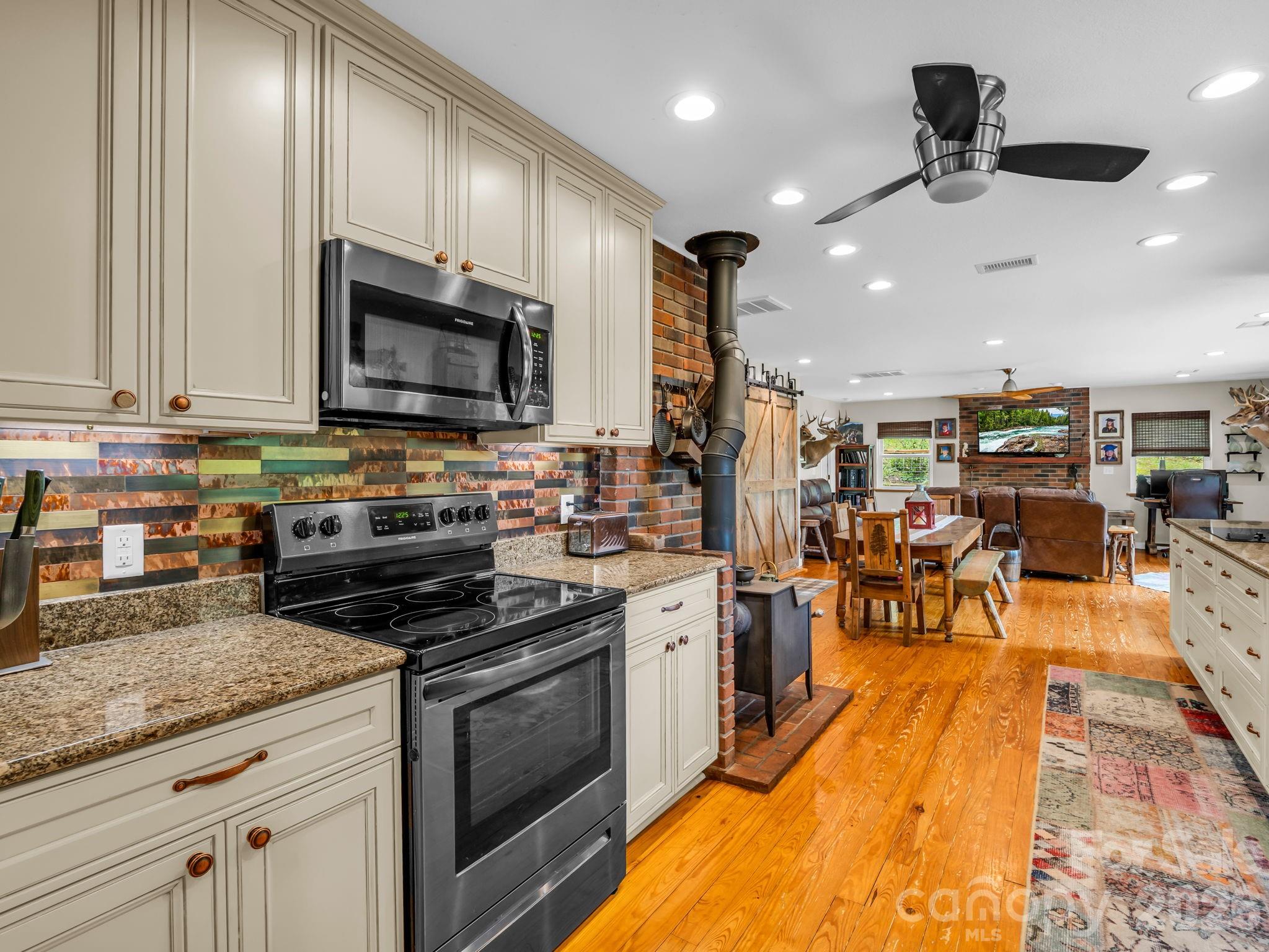 360 Shadow Lane Green Mountain NC 28740