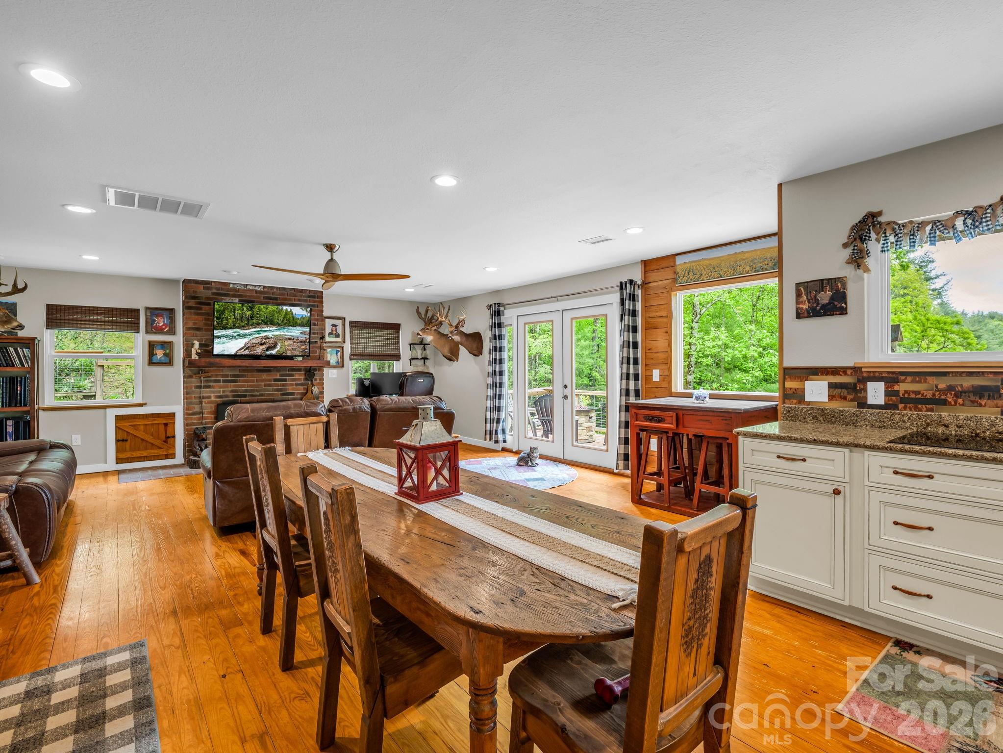 360 Shadow Lane Green Mountain NC 28740
