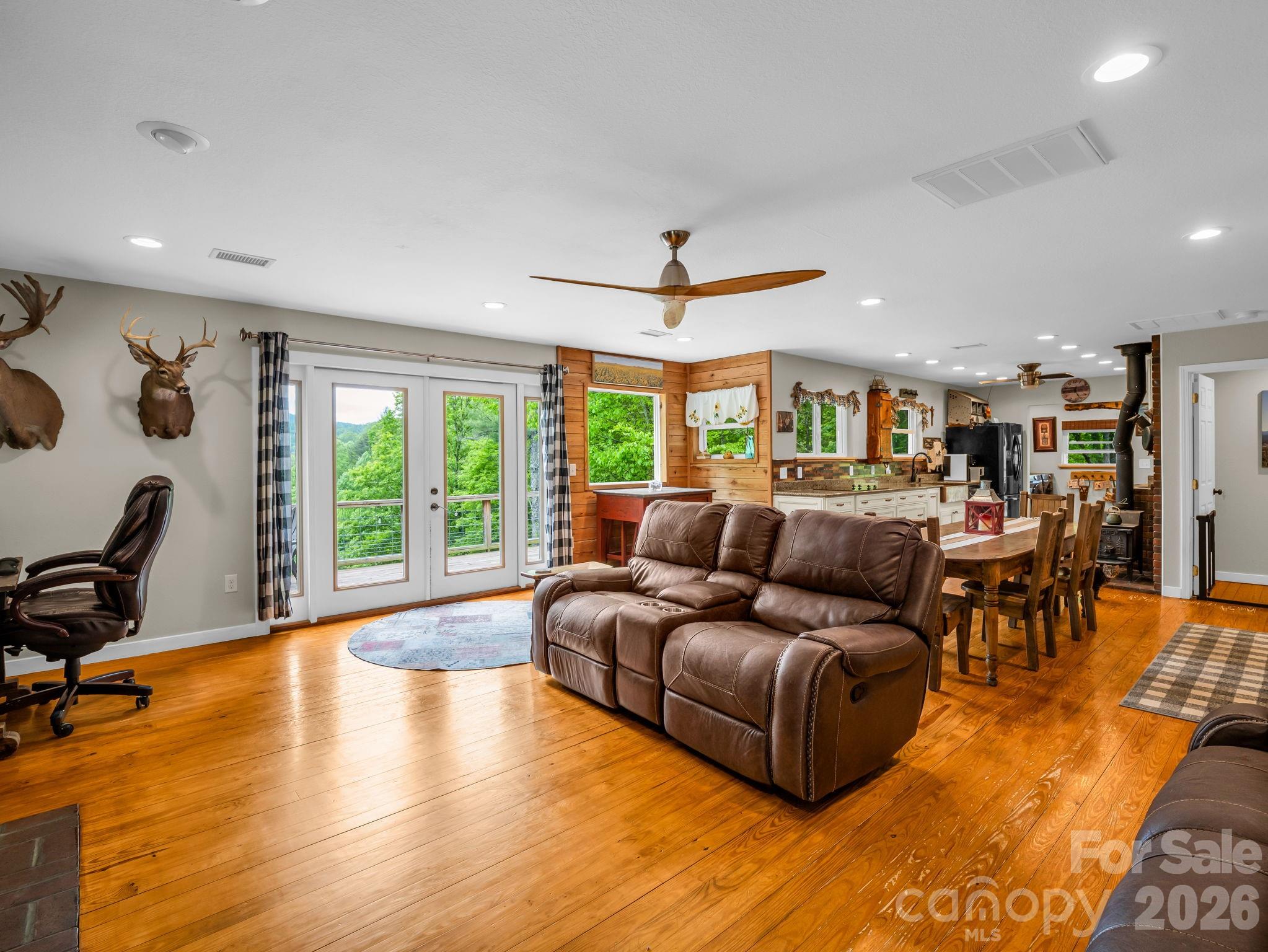 360 Shadow Lane Green Mountain NC 28740