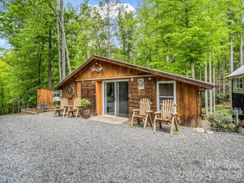360 Shadow Lane Green Mountain NC 28740