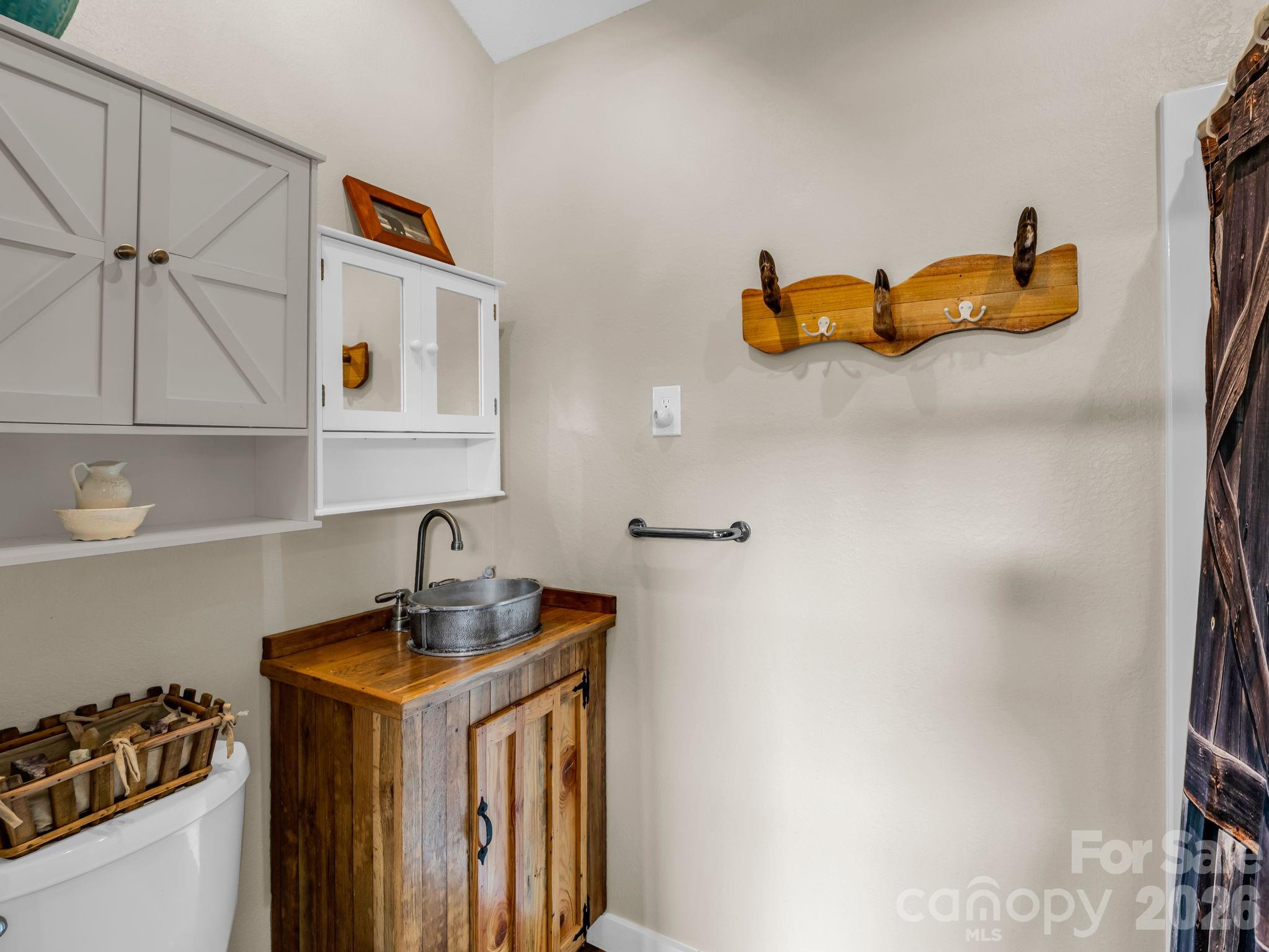 360 Shadow Lane Green Mountain NC 28740