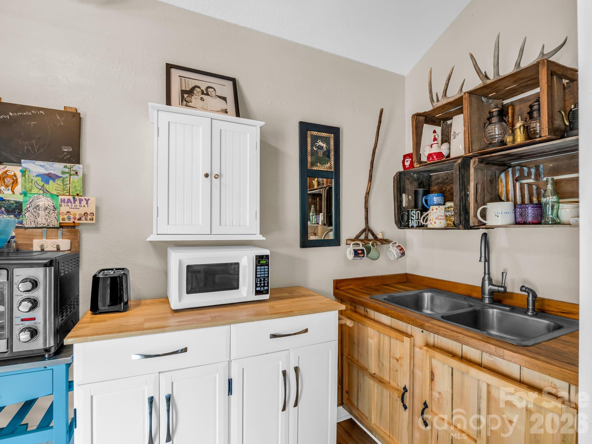 360 Shadow Lane Green Mountain NC 28740