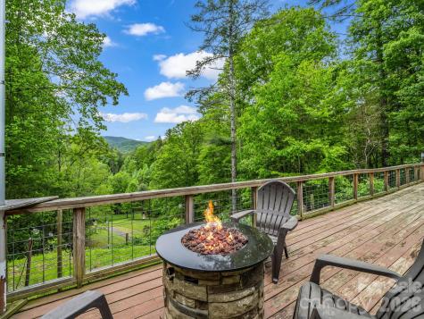 360 Shadow Lane Green Mountain NC 28740