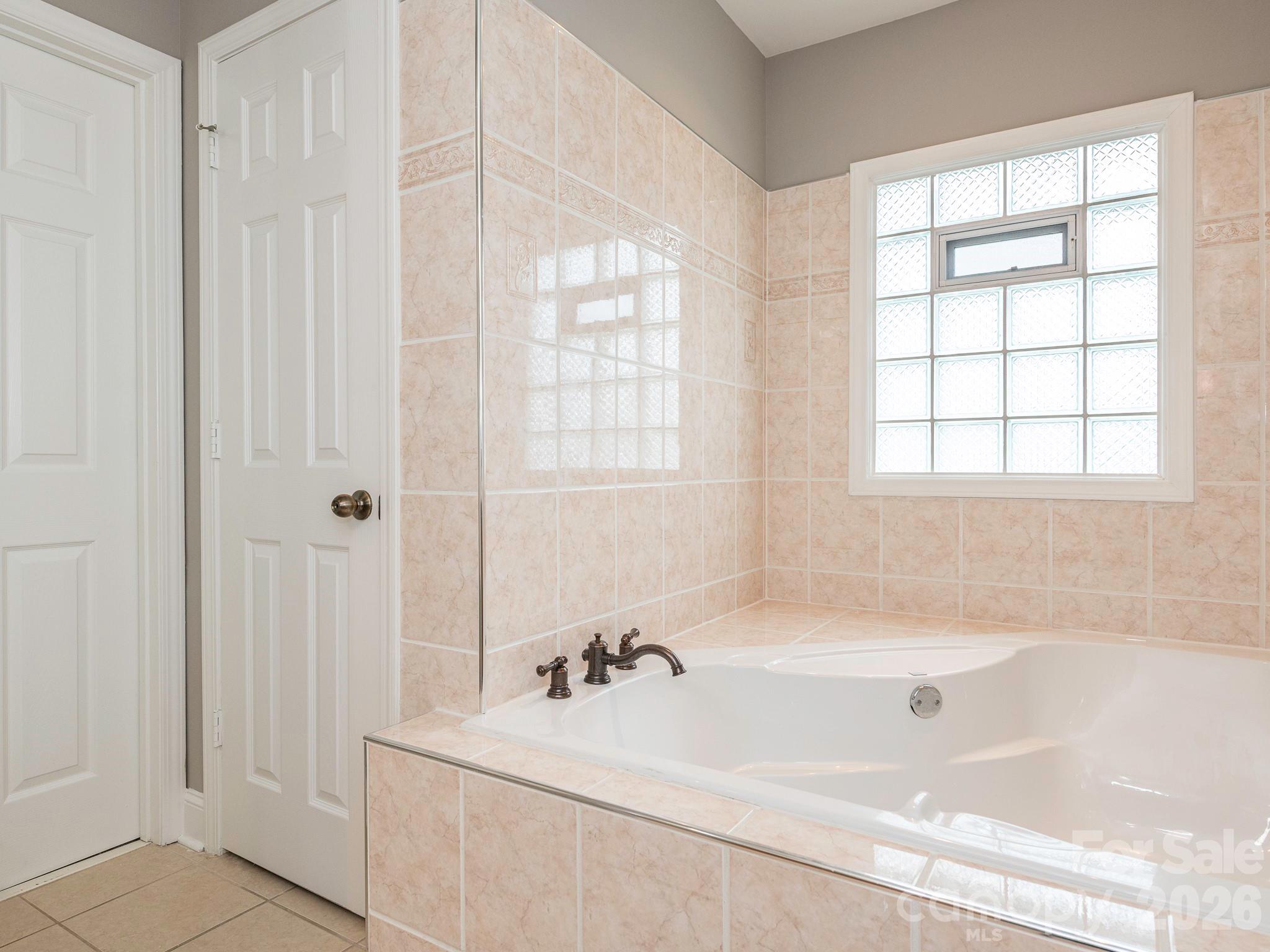 6602 Latherton Lane Charlotte NC 28278
