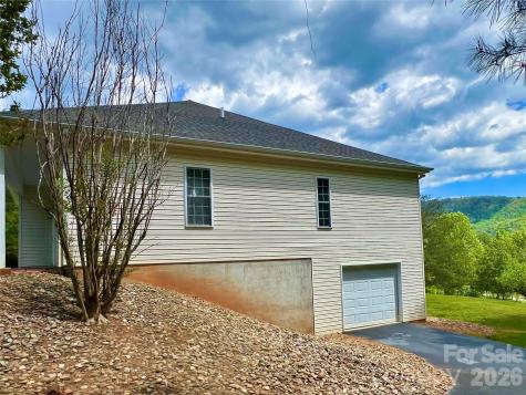7 Curtis Drive Hendersonville NC 28739