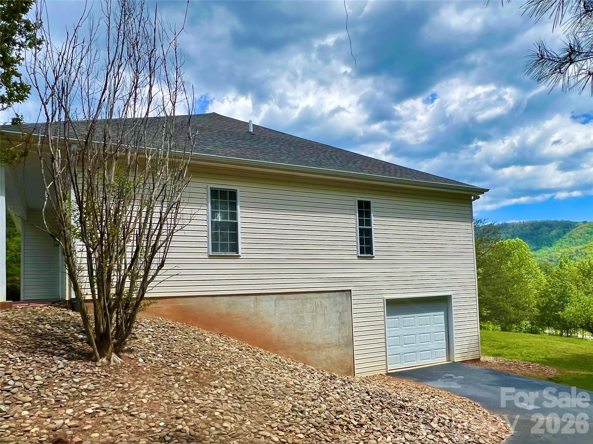 7 Curtis Drive Hendersonville NC 28739