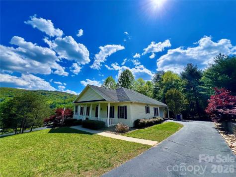7 Curtis Drive Hendersonville NC 28739