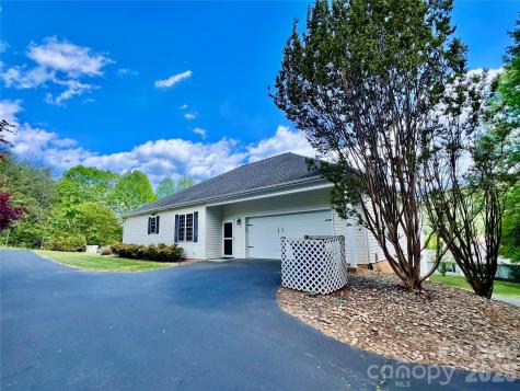 7 Curtis Drive Hendersonville NC 28739