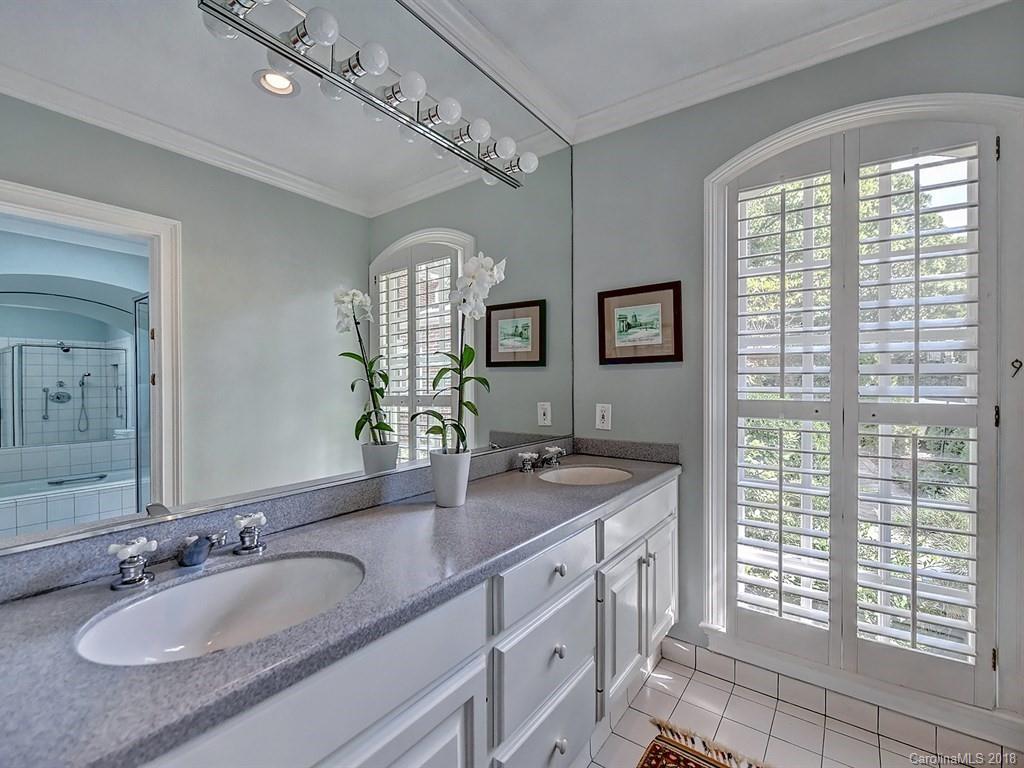 2617 Briarcliff Place Charlotte NC 28207