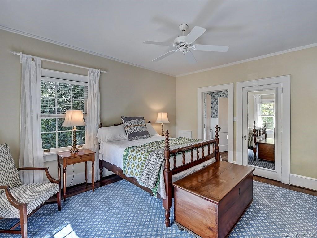 2617 Briarcliff Place Charlotte NC 28207