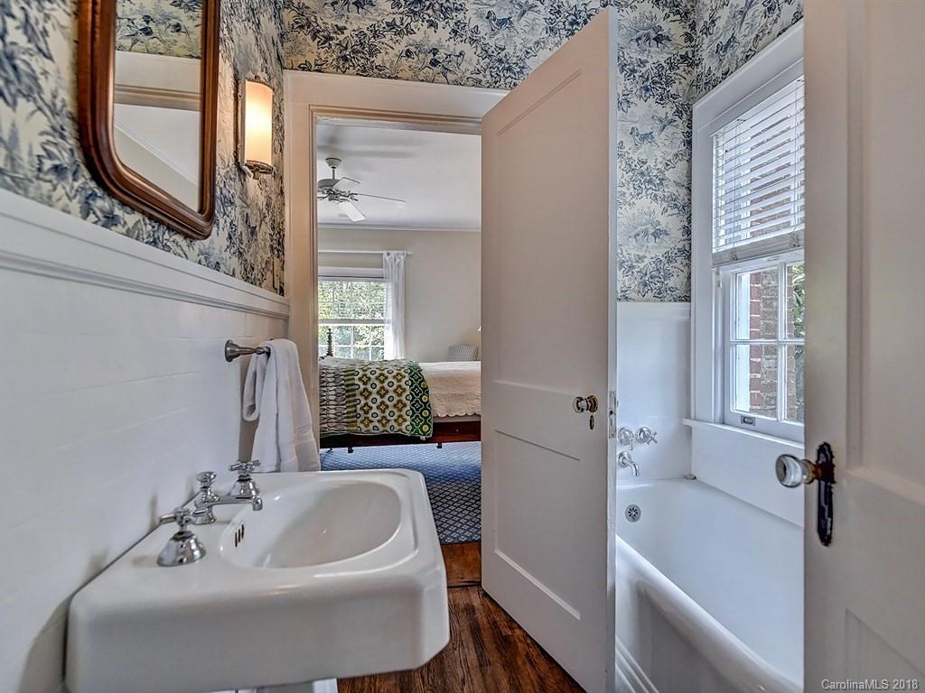 2617 Briarcliff Place Charlotte NC 28207