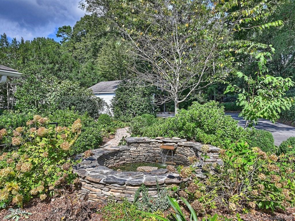 2617 Briarcliff Place Charlotte NC 28207