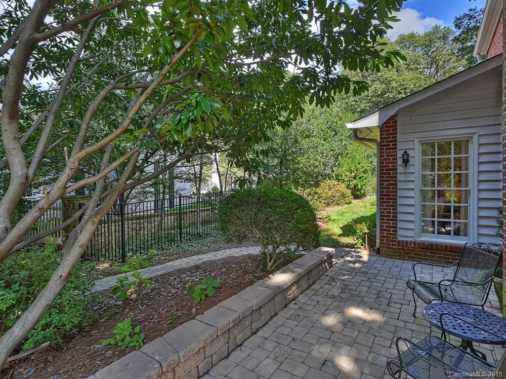2617 Briarcliff Place Charlotte NC 28207
