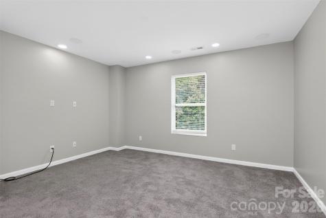 15705 Lakepoint Forest Drive Charlotte NC 28278