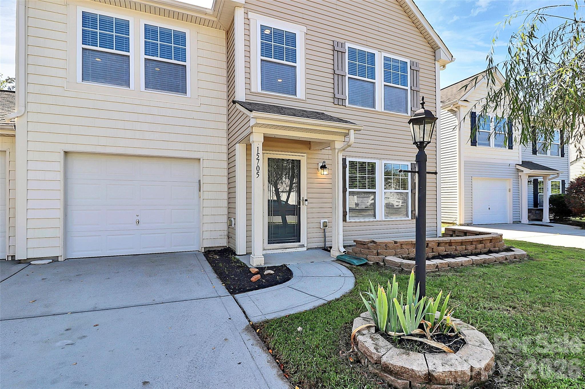 15705 Lakepoint Forest Drive Charlotte NC 28278