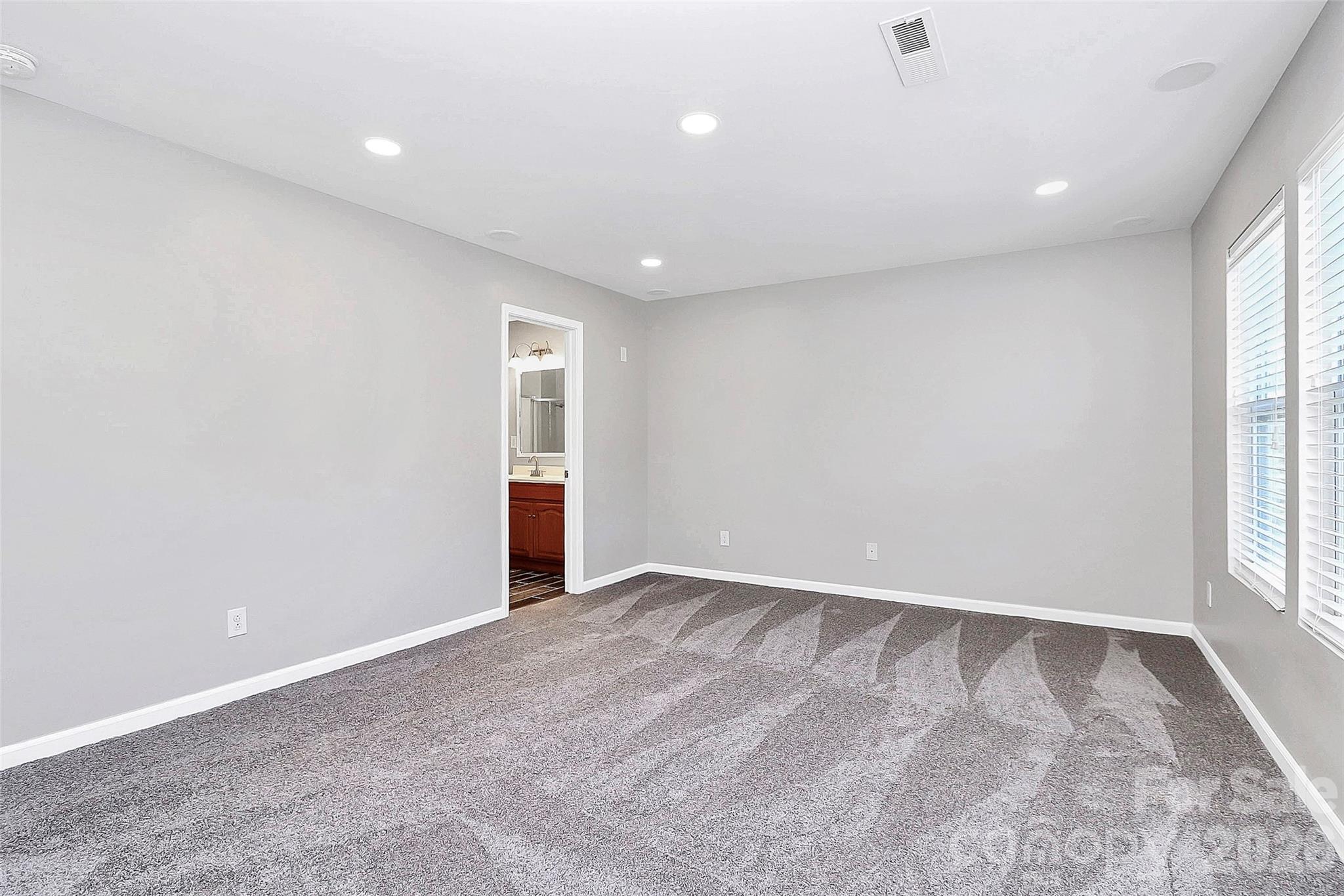 15705 Lakepoint Forest Drive Charlotte NC 28278