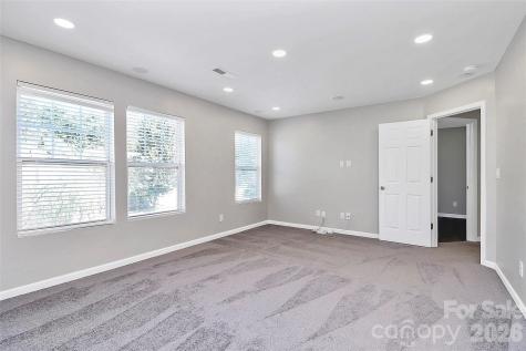 15705 Lakepoint Forest Drive Charlotte NC 28278