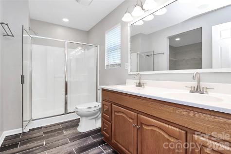 15705 Lakepoint Forest Drive Charlotte NC 28278