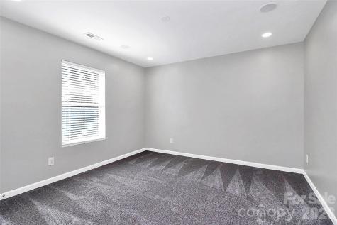 15705 Lakepoint Forest Drive Charlotte NC 28278