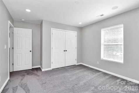 15705 Lakepoint Forest Drive Charlotte NC 28278