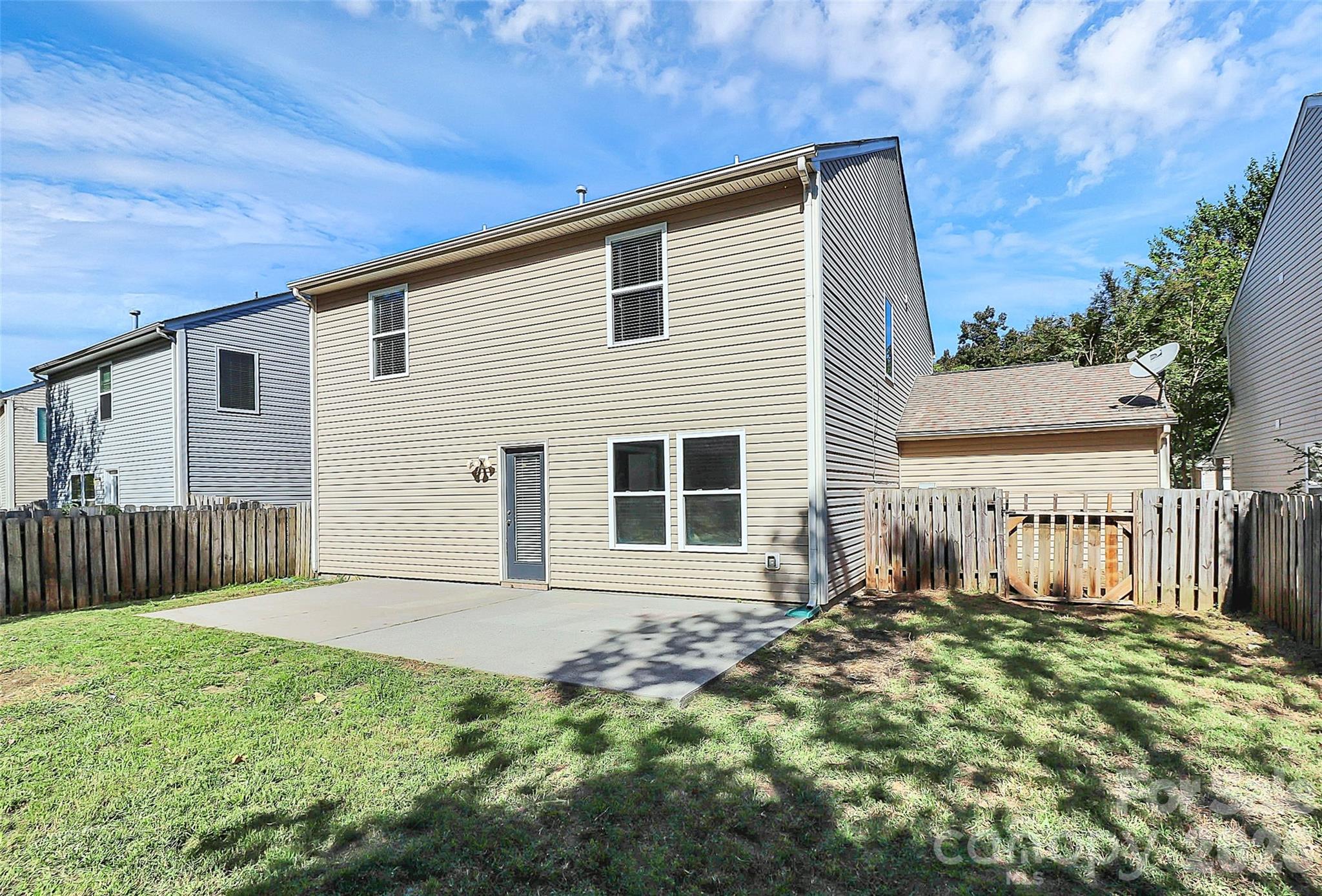 15705 Lakepoint Forest Drive Charlotte NC 28278