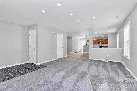 15705 Lakepoint Forest Drive Charlotte NC 28278