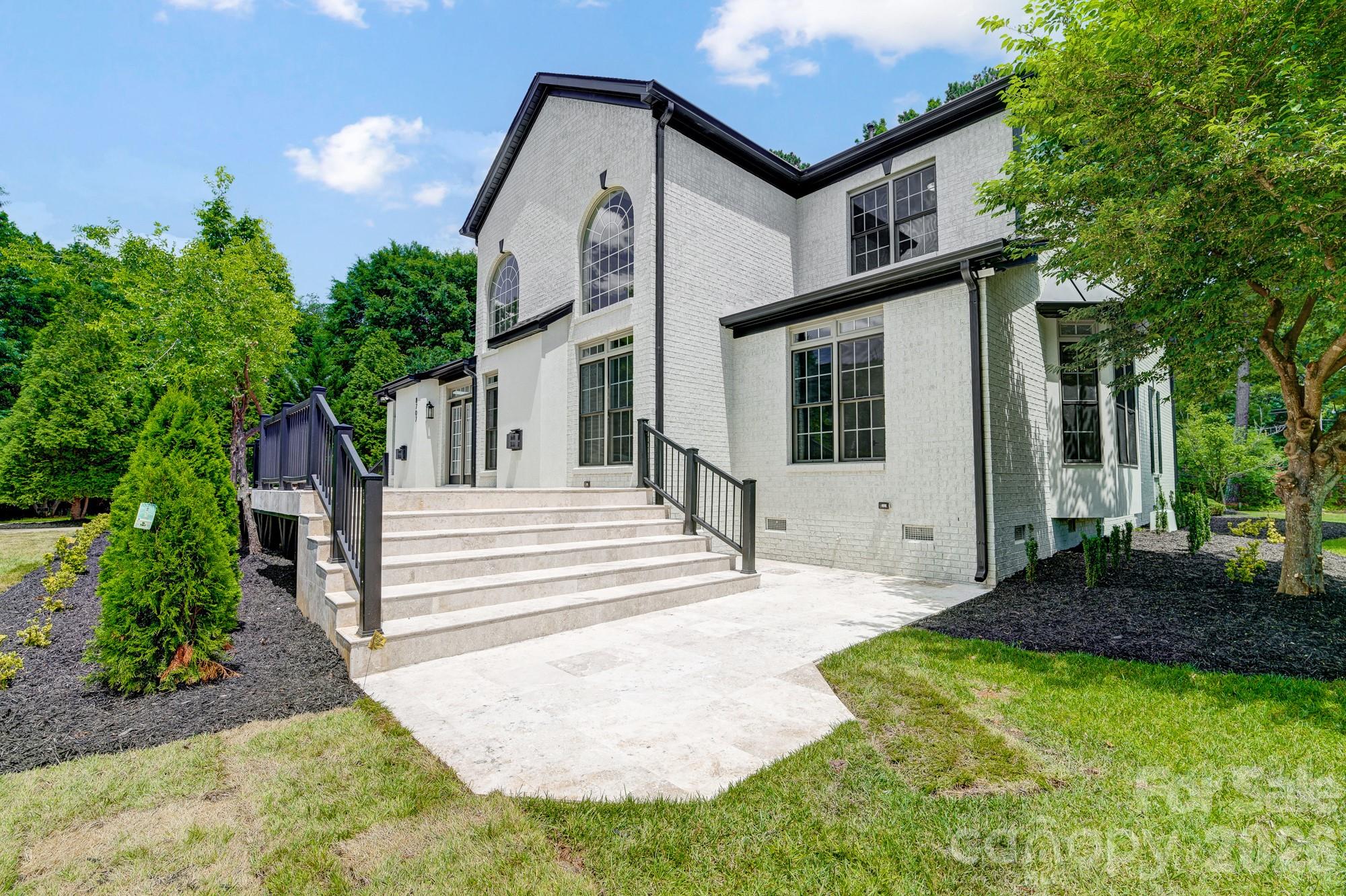 8707 Fairview Road Charlotte NC 28226