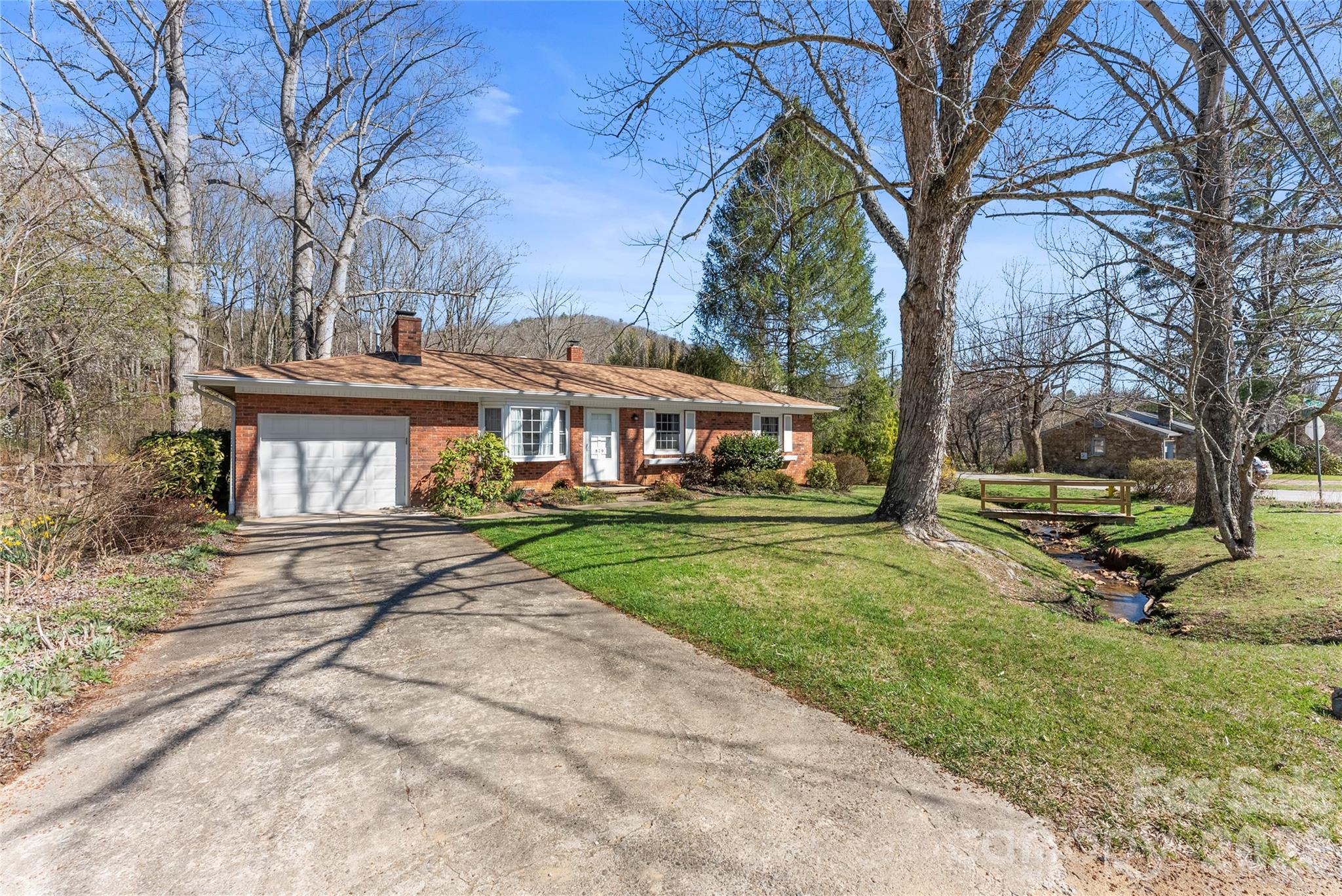 879 New Haw Creek Road Asheville NC 28805