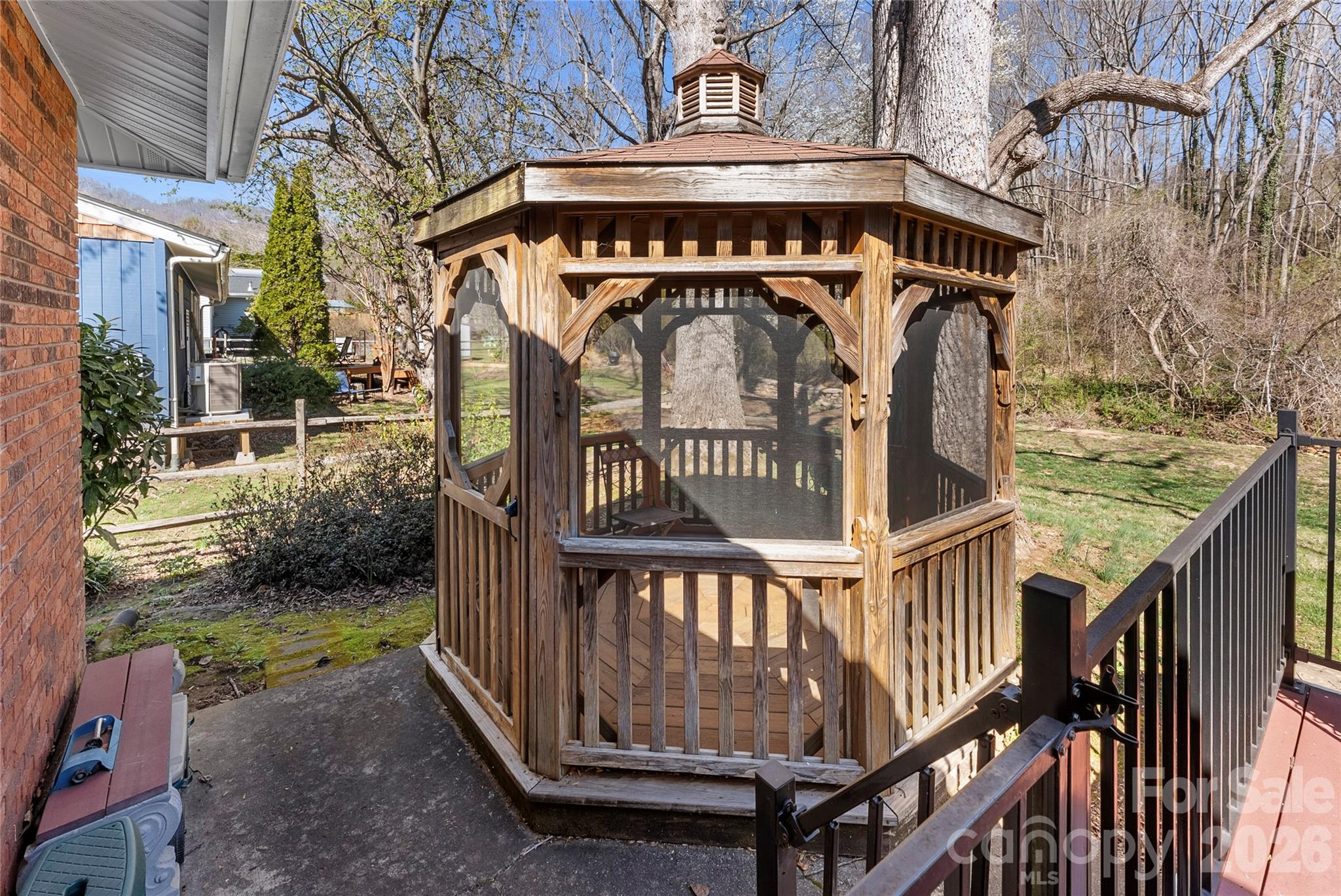 879 New Haw Creek Road Asheville NC 28805