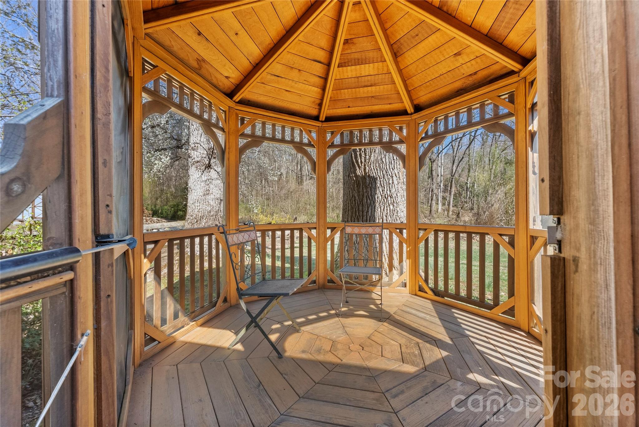 879 New Haw Creek Road Asheville NC 28805