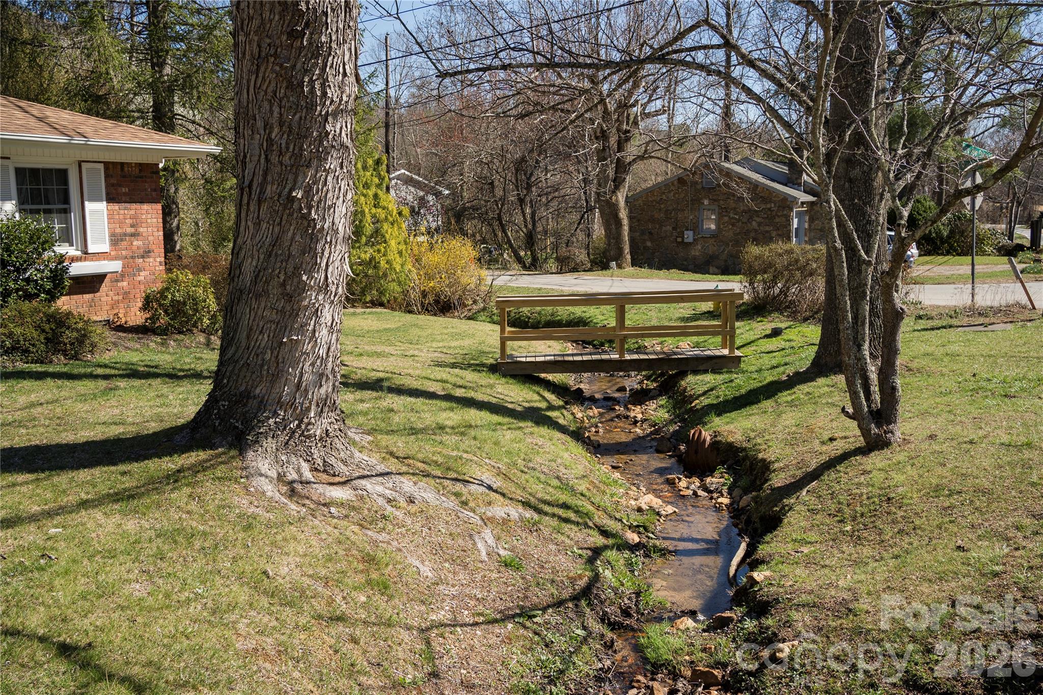 879 New Haw Creek Road Asheville NC 28805