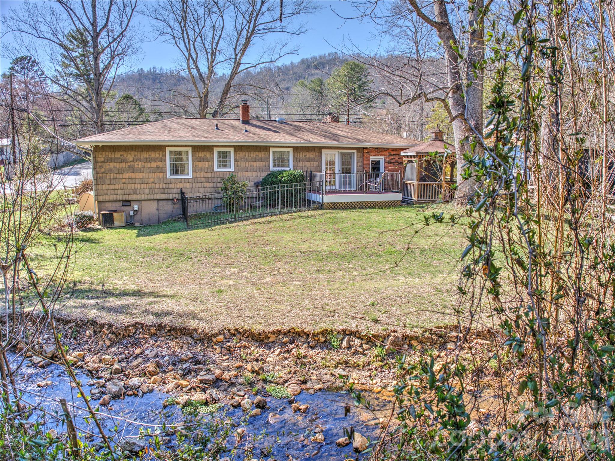 879 New Haw Creek Road Asheville NC 28805