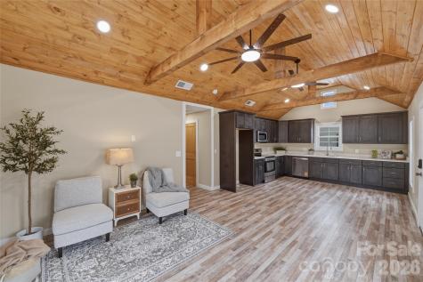 522 W Mclelland Avenue Mooresville NC 28115