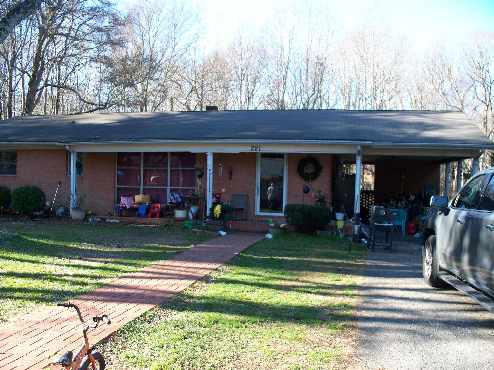 221 N Generals Boulevard Lincolnton NC 28092
