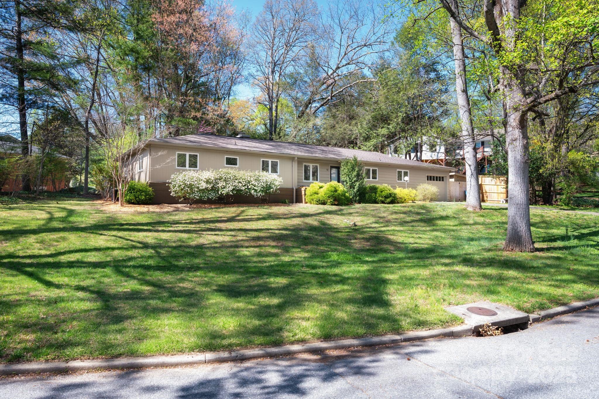 10 Woodcrest Road Asheville NC 28804