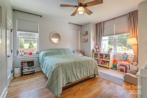 127 Alma Lane Asheville NC 28806