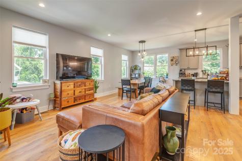 127 Alma Lane Asheville NC 28806