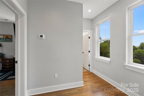 127 Alma Lane Asheville NC 28806