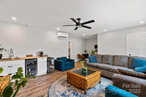 127 Alma Lane Asheville NC 28806