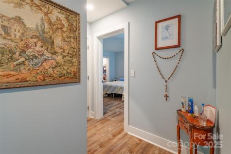 127 Alma Lane Asheville NC 28806