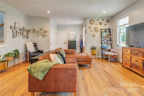 127 Alma Lane Asheville NC 28806