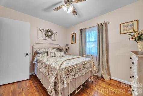 15 Mull Drive Taylorsville NC 28681