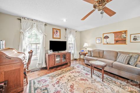 219 Williamsburg Lane Wadesboro NC 28170