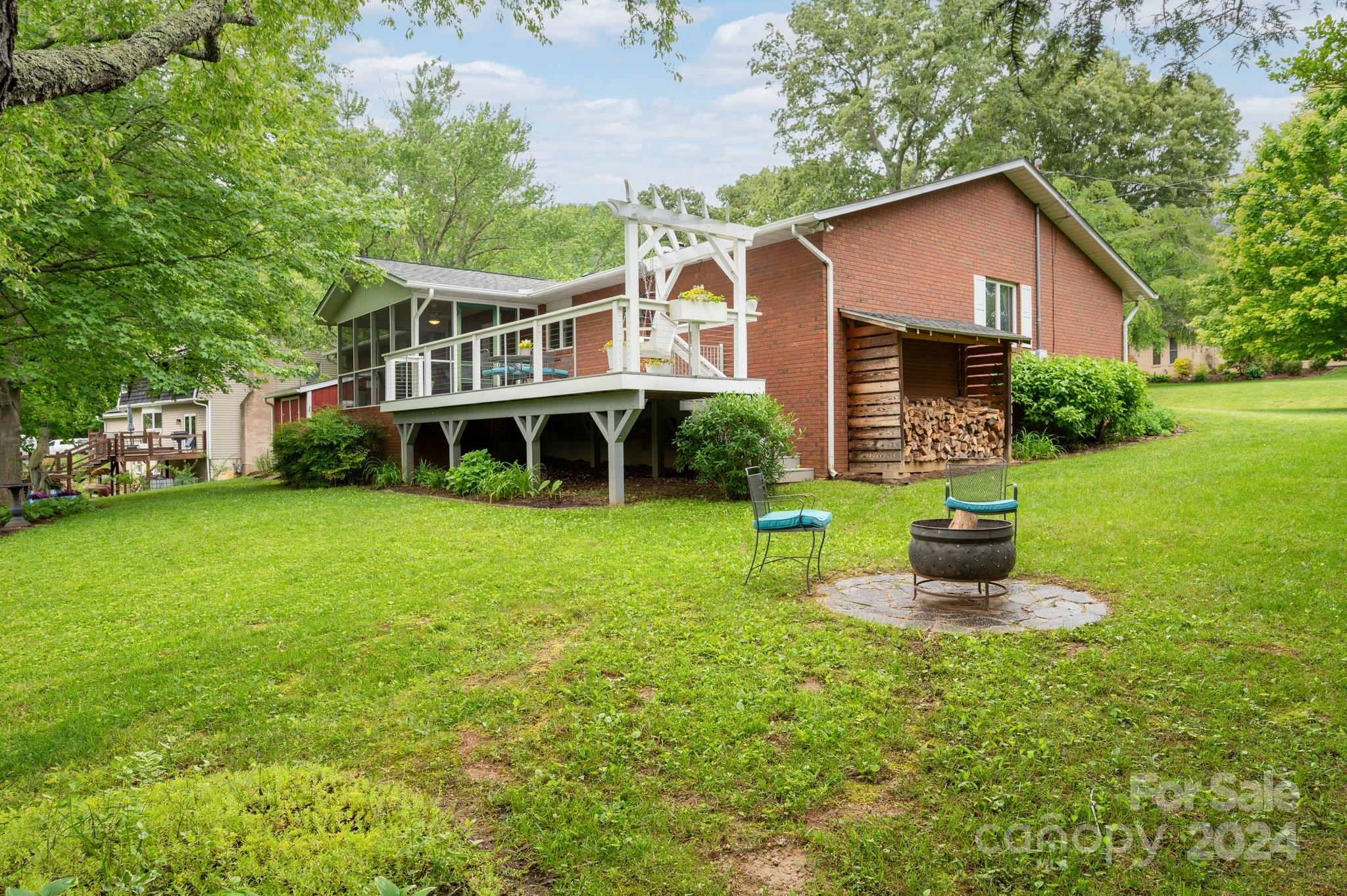 8 Rhododendron Place Asheville NC 28805